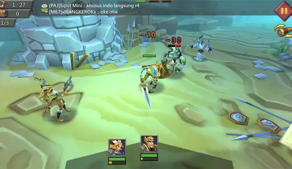 Een scène uit een strategiespel waarin een team van fantasiefiguren tegen vijanden vecht. De gezondheidsbalken en schade-indicatoren zijn zichtbaar, met daarboven tekstchats